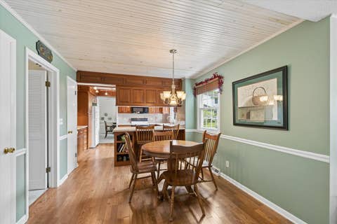 Tiny photo for 1025 8th Avenue N, Clinton, IA 52732 (MLS # 12675641)