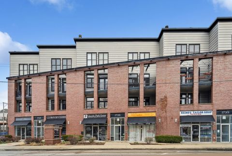 Photo of 1739 N CLYBOURN Avenue #3S, Chicago, IL 60614 (MLS # 12651733)