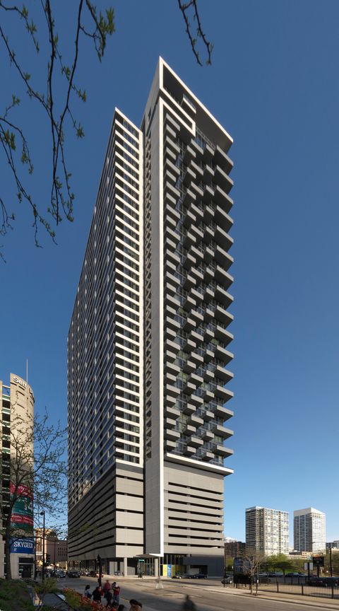 235 W Van Buren Street 2822 Chicago IL 60607