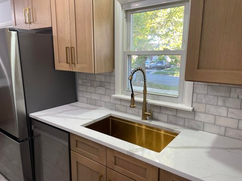 Tiny photo for 18452 Oakwood Avenue, Lansing, IL 60438 (MLS # 12494735)