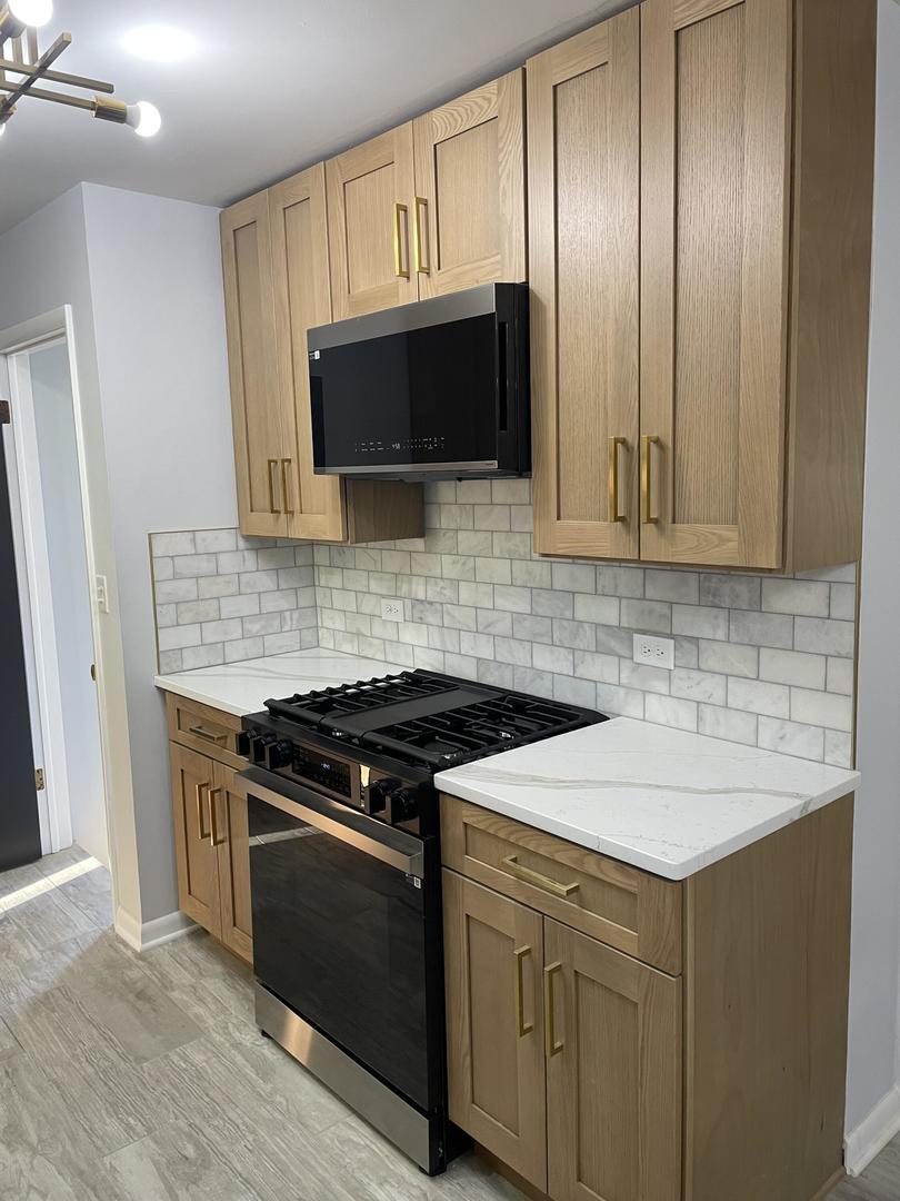 18452 Oakwood Avenue