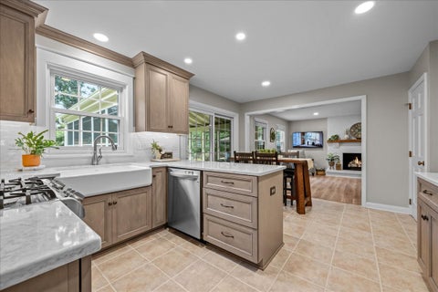 Tiny photo for 1483 Allen Lane, St. Charles, IL 60174 (MLS # 12717637)