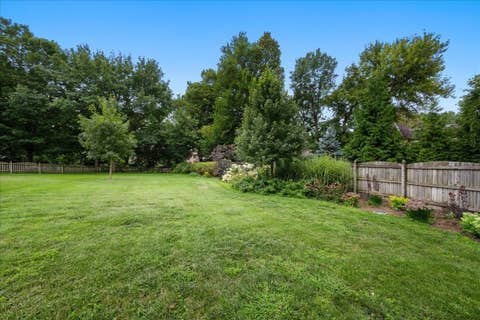 Tiny photo for 1483 Allen Lane, St. Charles, IL 60174 (MLS # 12717637)