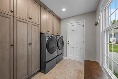Tiny photo for 1483 Allen Lane, St. Charles, IL 60174 (MLS # 12717637)