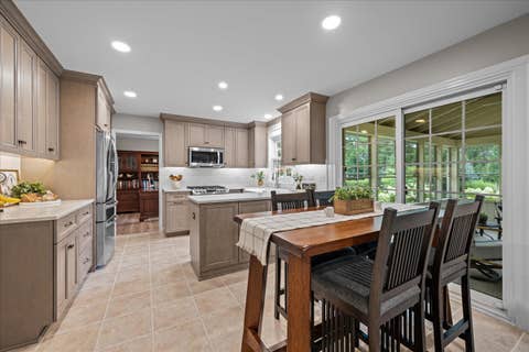 Tiny photo for 1483 Allen Lane, St. Charles, IL 60174 (MLS # 12717637)