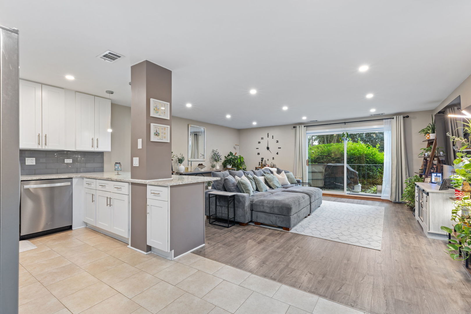 1243 E Baldwin Lane 102