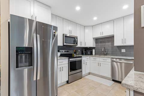 Tiny photo for 1243 E Baldwin Lane #102, Palatine, IL 60074 (MLS # 12696944)