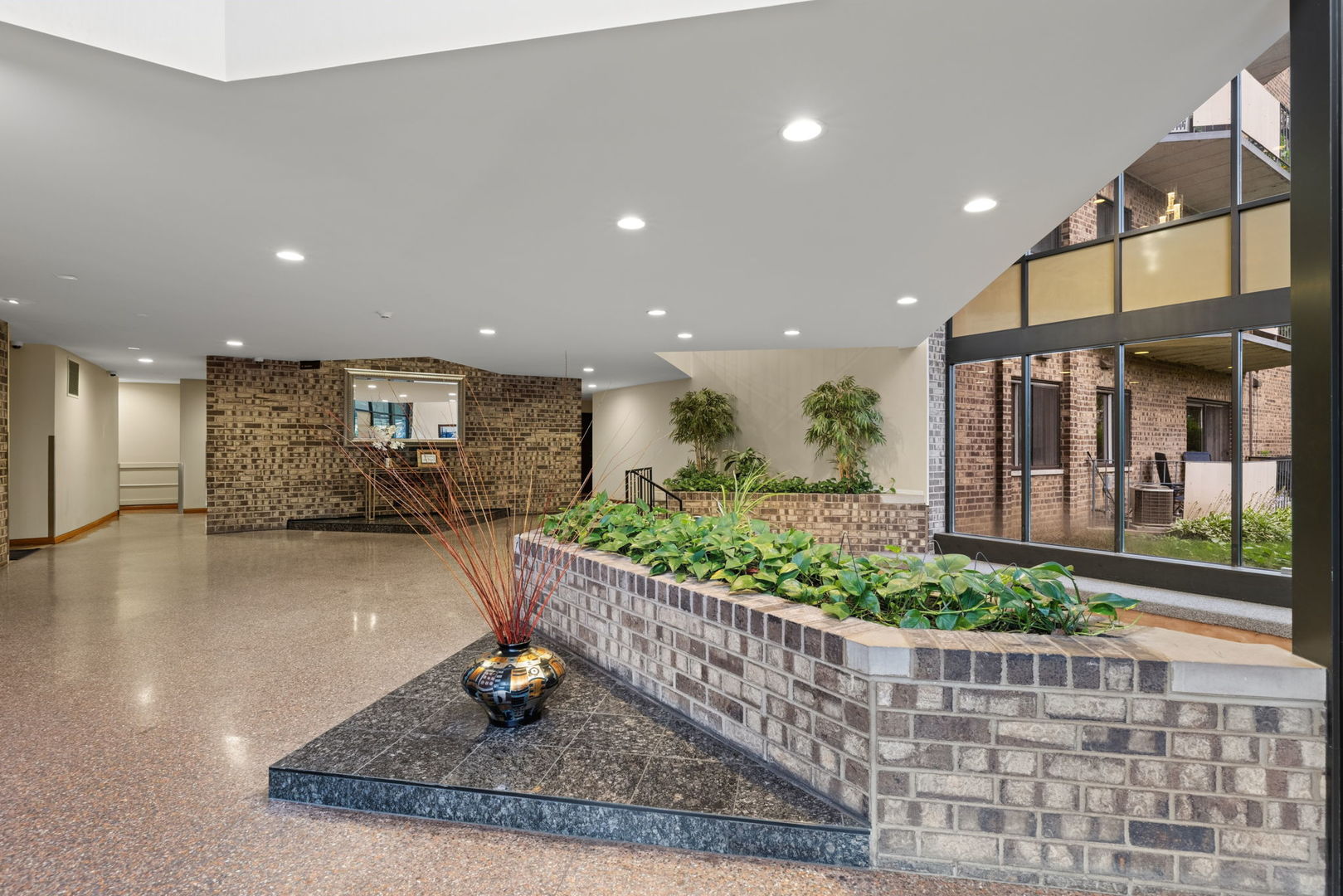 1243 E Baldwin Lane 102