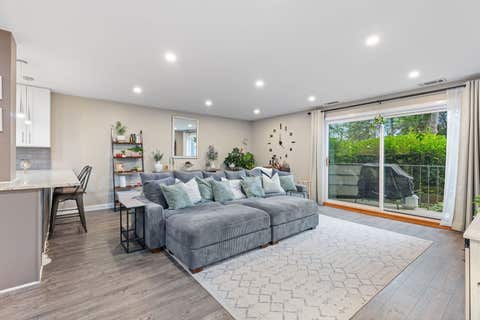 Tiny photo for 1243 E Baldwin Lane #102, Palatine, IL 60074 (MLS # 12696944)
