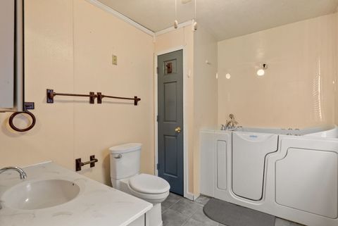 Tiny photo for 162 6th Avenue, Moline, IL 61265 (MLS # 12557914)