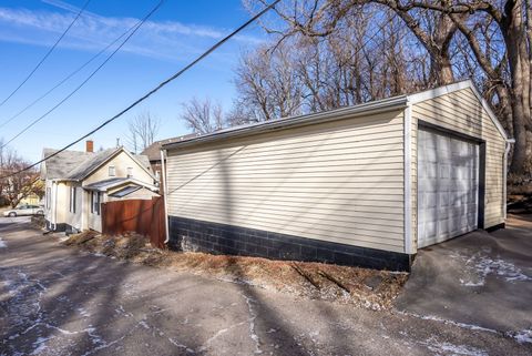 Tiny photo for 162 6th Avenue, Moline, IL 61265 (MLS # 12557914)