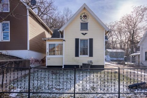 Photo of 162 6th Avenue, Moline, IL 61265 (MLS # 12557914)