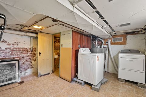 Tiny photo for 162 6th Avenue, Moline, IL 61265 (MLS # 12557914)