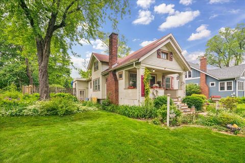 A home in Glen Ellyn