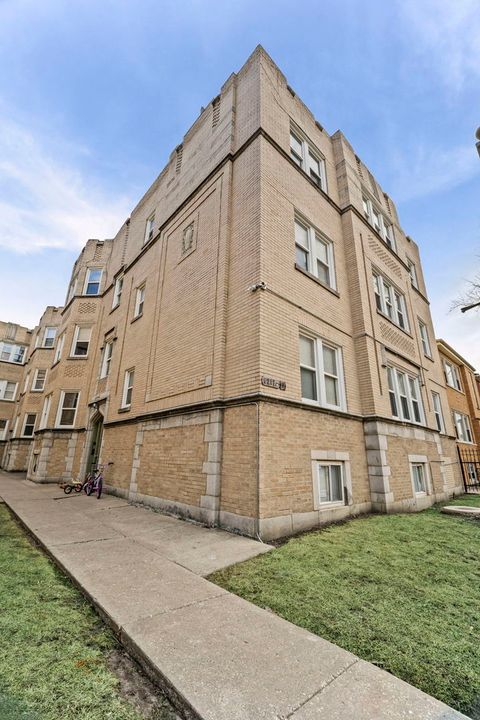 6319 N Sacramento Avenue 3E Chicago IL 60659