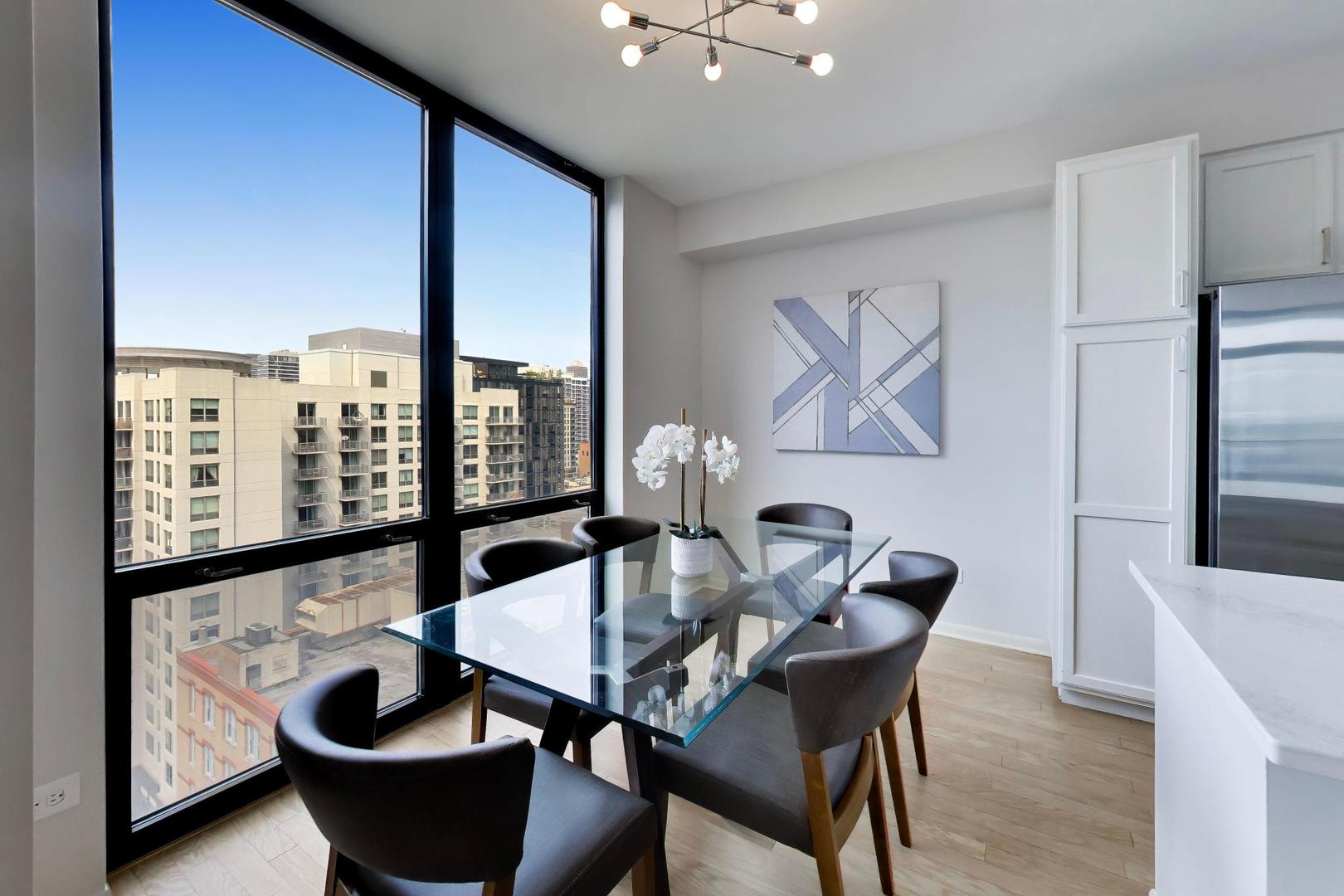 435 W Erie Street 1508