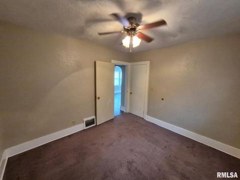 Tiny photo for 548 EDWARDS Street, Kewanee, IL 61443 (MLS # QC4268630)