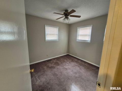 Tiny photo for 548 EDWARDS Street, Kewanee, IL 61443 (MLS # QC4268630)