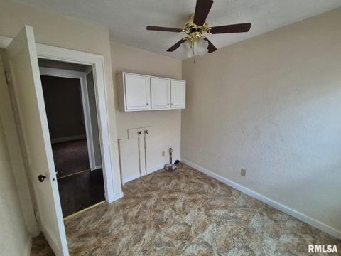 Tiny photo for 548 EDWARDS Street, Kewanee, IL 61443 (MLS # QC4268630)