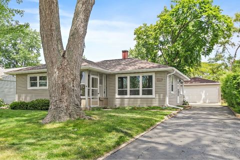 Photo of 2204 Hawk Lane, Rolling Meadows, IL 60008 (MLS # 12668260)