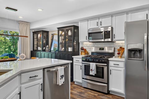 Tiny photo for 405 Locksley Drive, Streamwood, IL 60107 (MLS # 12700023)