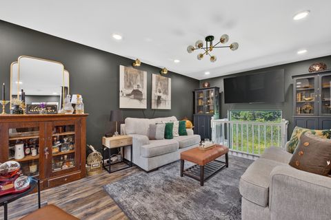 Tiny photo for 405 Locksley Drive, Streamwood, IL 60107 (MLS # 12700023)
