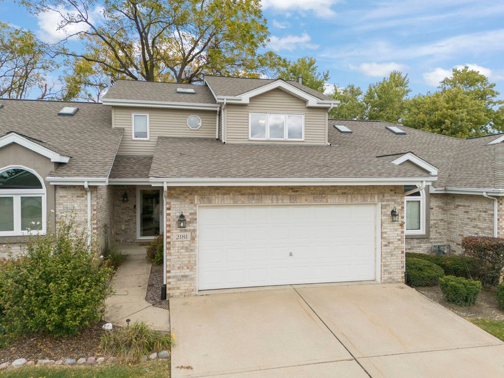 Photo for 2181 Wellington Court, New Lenox, IL 60451 (MLS # 12496102)