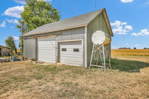 Tiny photo for 525 County Road 2400 E, Broadlands, IL 61816 (MLS # 12580252)