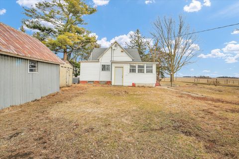 Tiny photo for 525 County Road 2400 E, Broadlands, IL 61816 (MLS # 12580252)