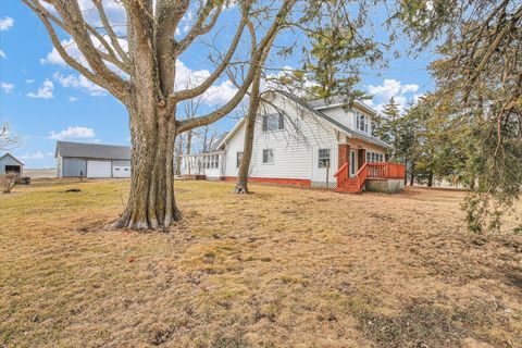 Tiny photo for 525 County Road 2400 E, Broadlands, IL 61816 (MLS # 12580252)