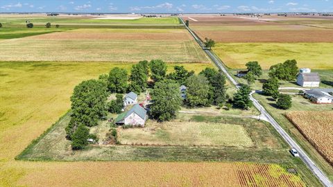 Tiny photo for 525 County Road 2400 E, Broadlands, IL 61816 (MLS # 12580252)