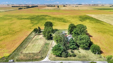 Tiny photo for 525 County Road 2400 E, Broadlands, IL 61816 (MLS # 12580252)
