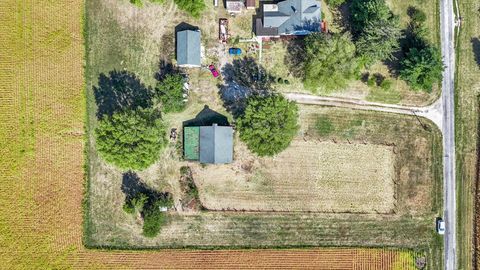 Tiny photo for 525 County Road 2400 E, Broadlands, IL 61816 (MLS # 12580252)