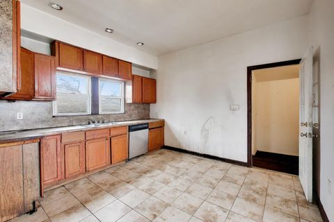 Tiny photo for 1649 N Latrobe Avenue, Chicago, IL 60639 (MLS # 12619389)
