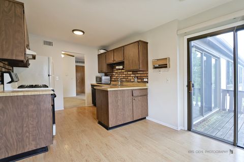 Tiny photo for 1254 Plum Tree Court #A2, Schaumburg, IL 60193 (MLS # 12462888)