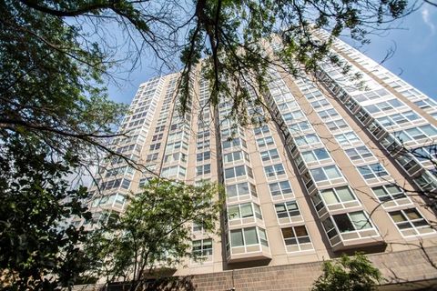 Tiny photo for 720 W Gordon Terrace #16E, Chicago, IL 60613 (MLS # 12457095)