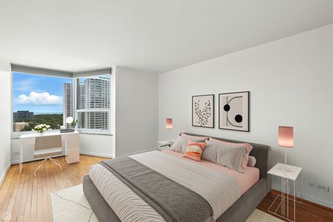 Tiny photo for 720 W Gordon Terrace #16E, Chicago, IL 60613 (MLS # 12457095)