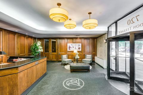 Tiny photo for 720 W Gordon Terrace #16E, Chicago, IL 60613 (MLS # 12457095)