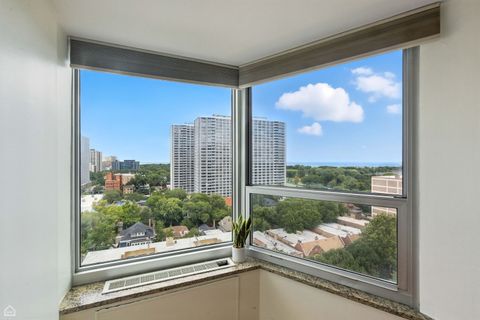 Tiny photo for 720 W Gordon Terrace #16E, Chicago, IL 60613 (MLS # 12457095)