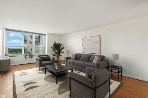 Tiny photo for 720 W Gordon Terrace #16E, Chicago, IL 60613 (MLS # 12457095)