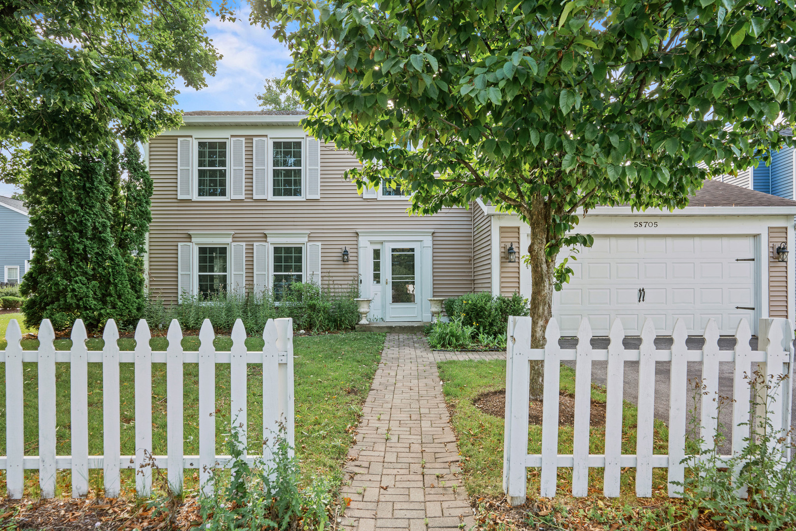 5S705 Hummingbird Lane