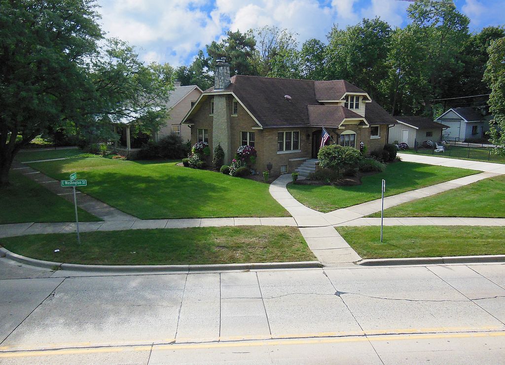Photo for 200 Fulton Street, West Chicago, IL 60185 (MLS # 12477898)