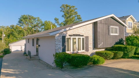 Photo of 4517 Belmont Road, Downers Grove, IL 60515 (MLS # 12781565)