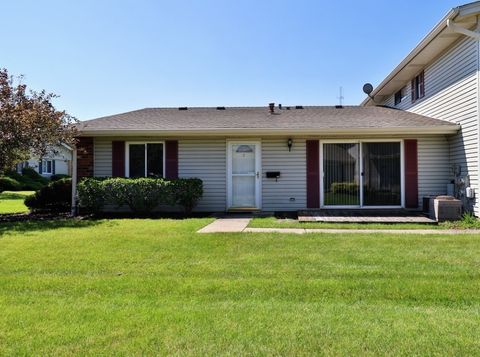 Photo of 135 Nauset Lane #0, Schaumburg, IL 60194 (MLS # 12598381)