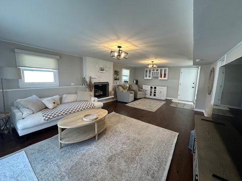 Tiny photo for 430 71st Street, Darien, IL 60561 (MLS # 12632166)