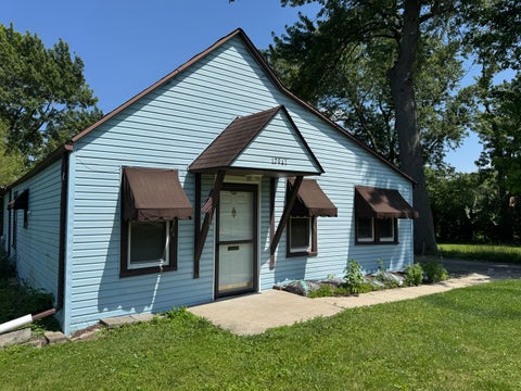 Photo of 17941 S HIGHLAND Avenue, Tinley Park, IL 60477 (MLS # 12699758)