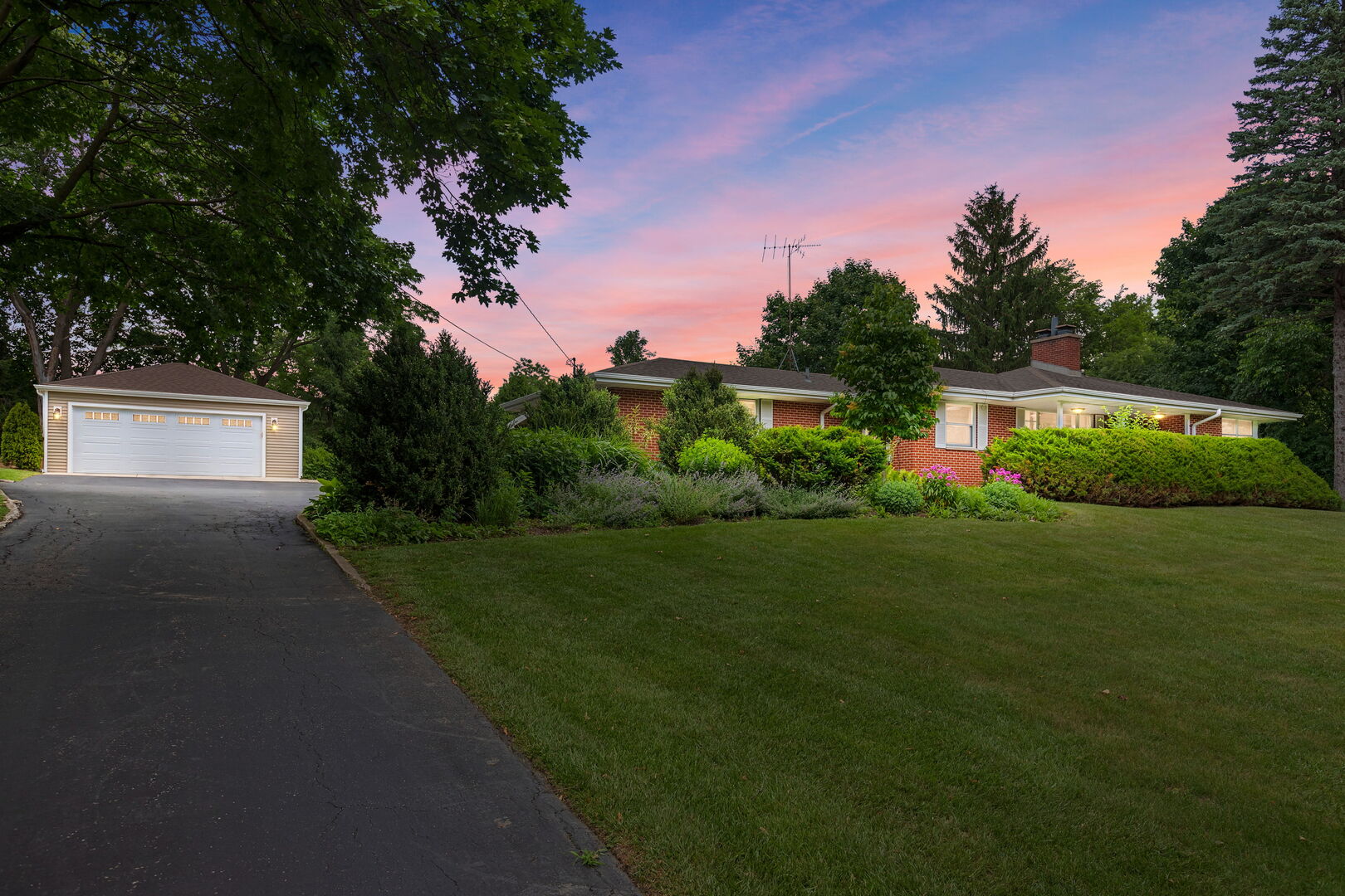 240 Roslyn Road