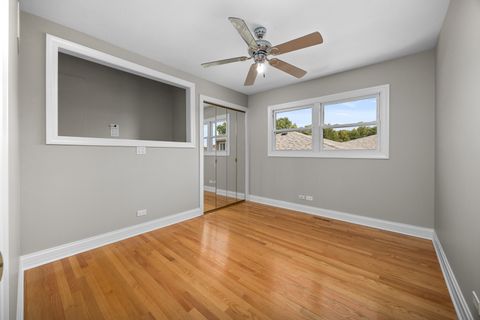 Tiny photo for 865 Love Street, Elk Grove Village, IL 60007 (MLS # 12440028)