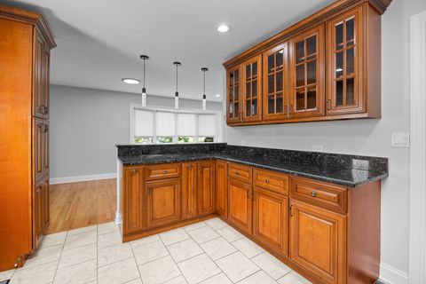 Tiny photo for 865 Love Street, Elk Grove Village, IL 60007 (MLS # 12440028)