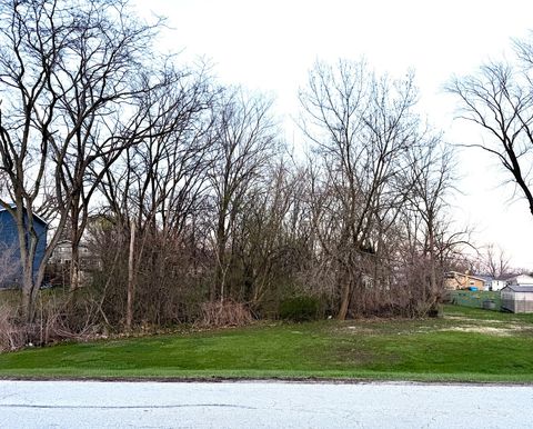 2N309 Pearl Avenue Glen Ellyn IL 60137